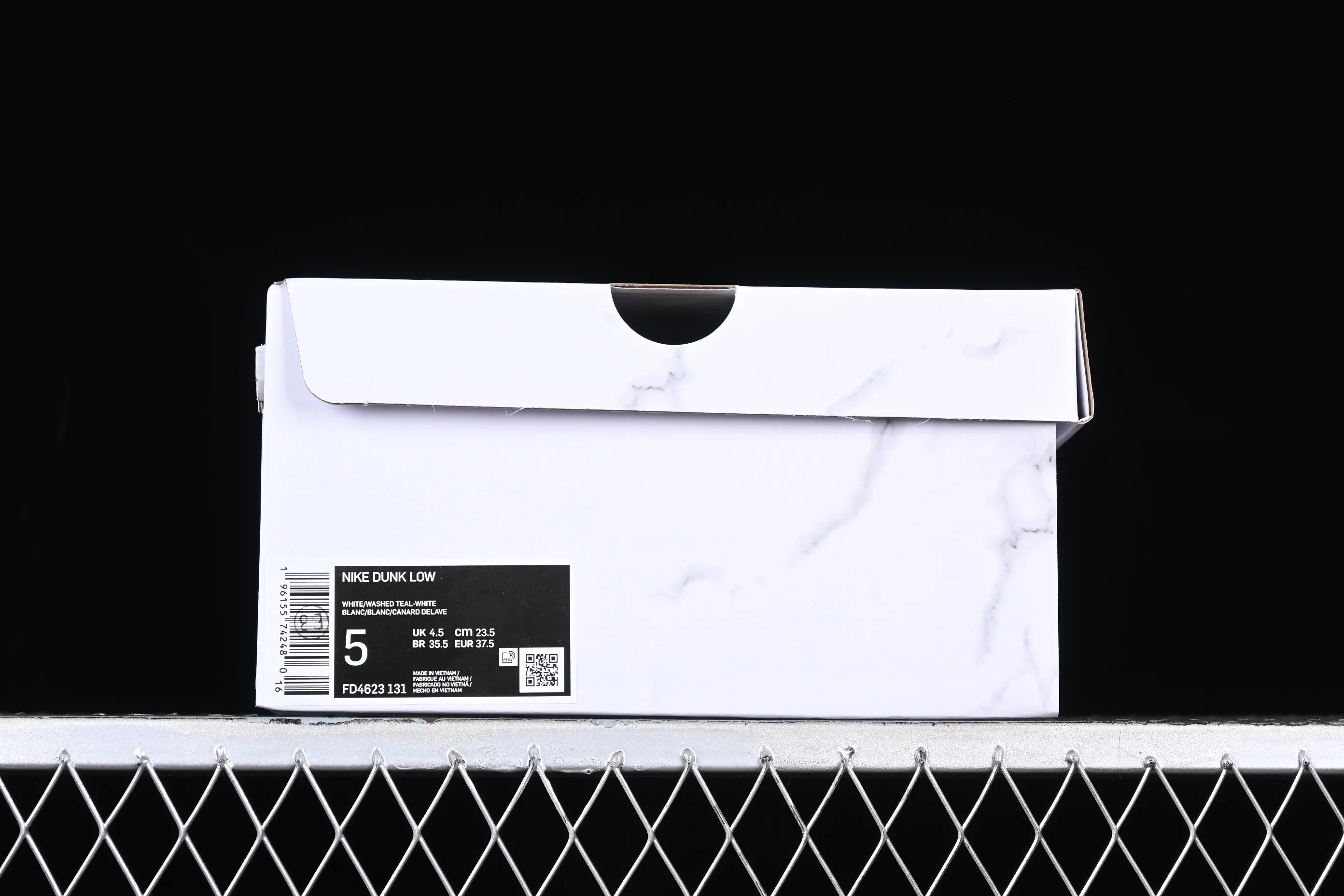 All Categories Nk SB Dunk Series Nk SB Dunk Low Low-top sneakers Nk Dunk Low "Multi Color" Vibrant three hooks Customized version of deconstructed strap casual sneakers FD4623-131
